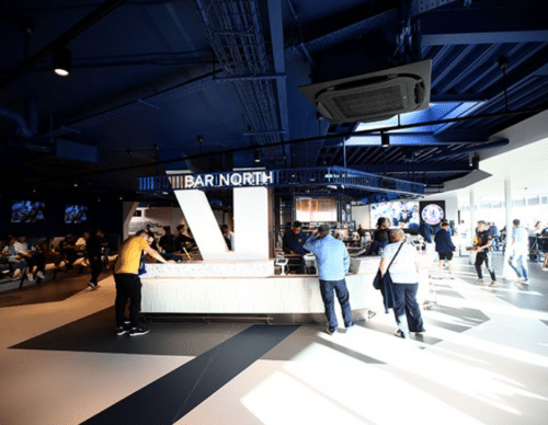 Chelsea west view . bar inne på stadion - concourse